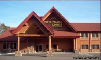 Pine Peaks Lodge And Suites Cross Lake Bagian luar foto