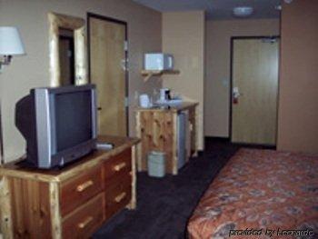 Pine Peaks Lodge & Suites Cross Lake Bagian luar foto